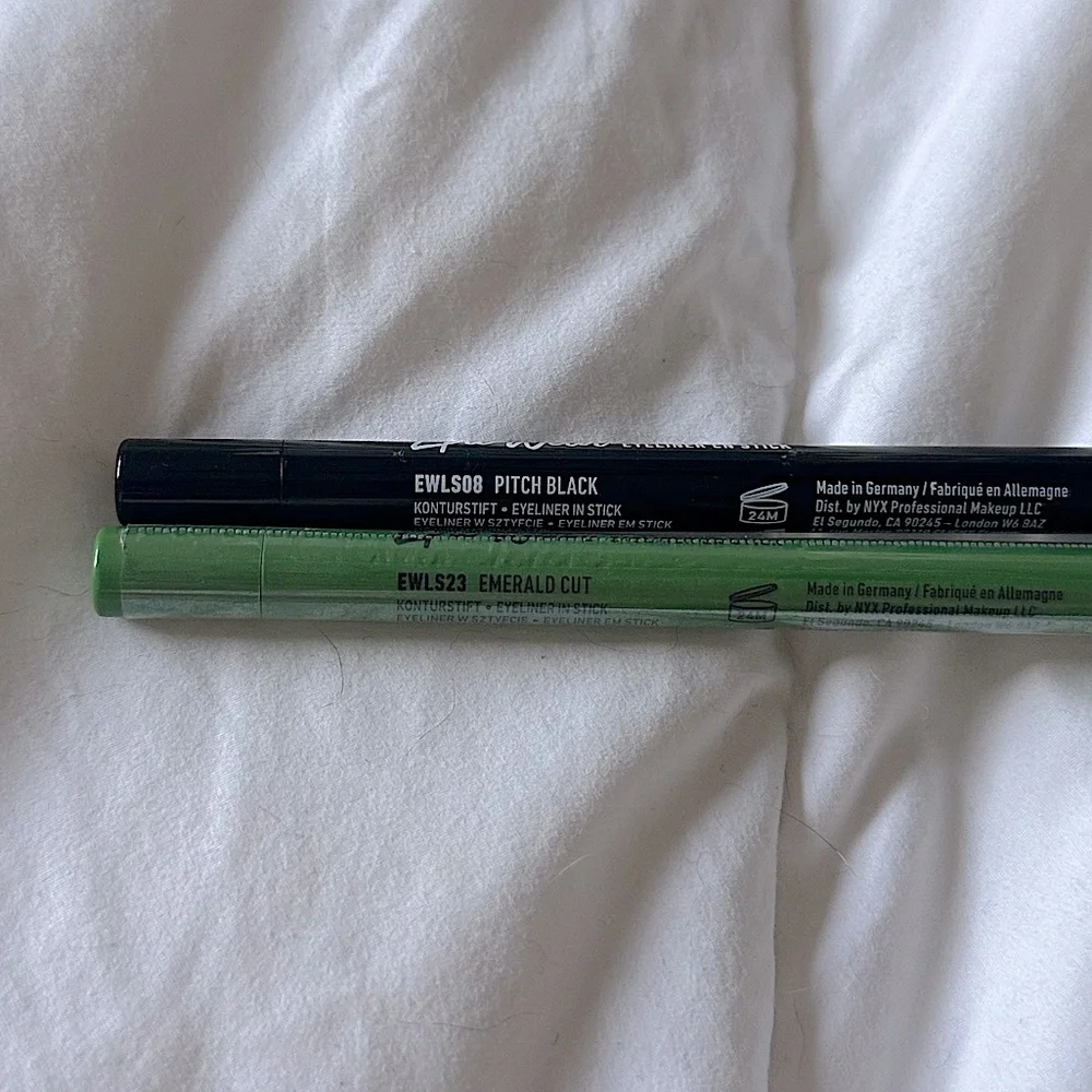BRAND NEW NYX Epic Wear Eyeliner Stick Bundle of Pitch Black & Emerald Cut
